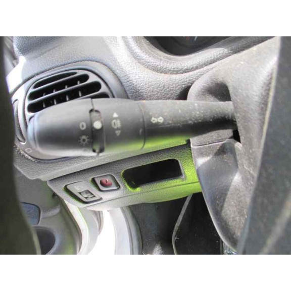 peugeot 206 berlina del año 2002