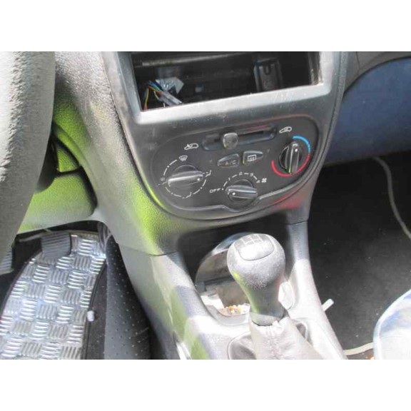 peugeot 206 berlina del año 2002