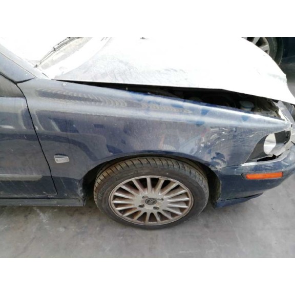 volvo v40 familiar del año 2002