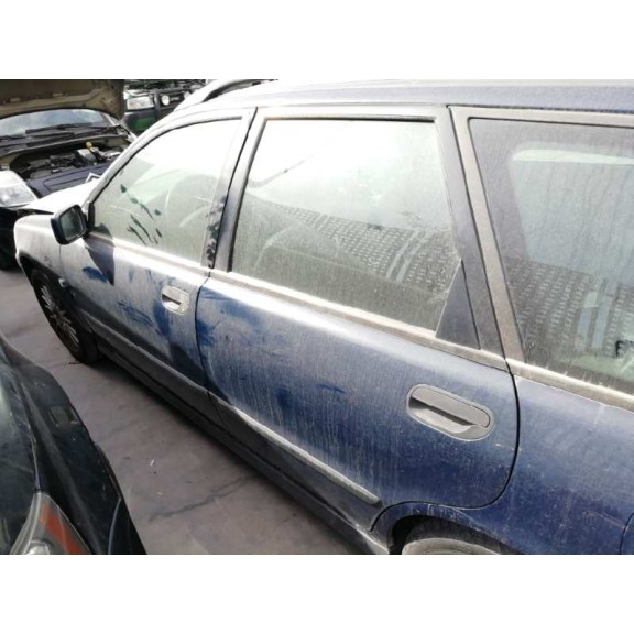 volvo v40 familiar del año 2002