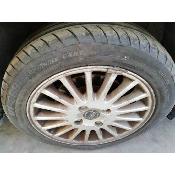 volvo v40 familiar del año 2002