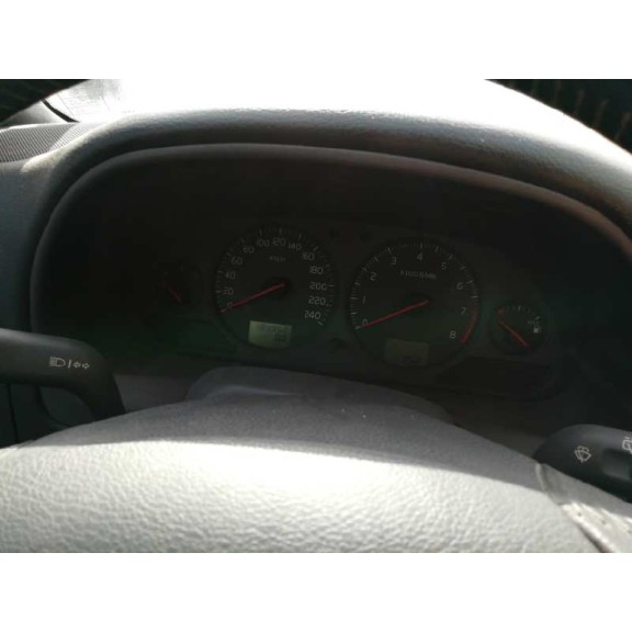 volvo v40 familiar del año 2002