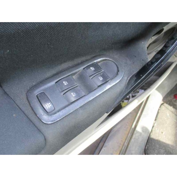 renault megane ii classic berlina del año 2004