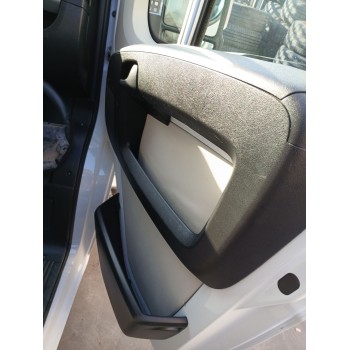 GUARNECIDO PUERTA DELANTERA DERECHA 