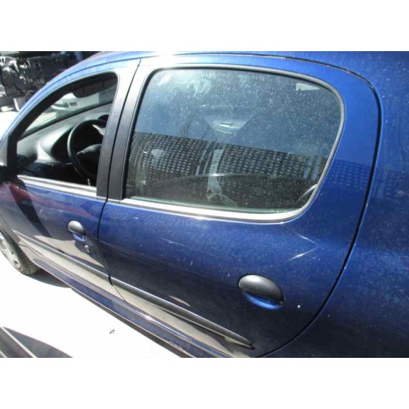 peugeot 206 berlina del año 2001