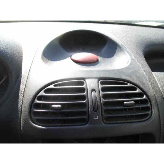 peugeot 206 berlina del año 2001