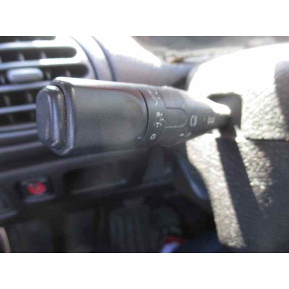 peugeot 206 berlina del año 2001