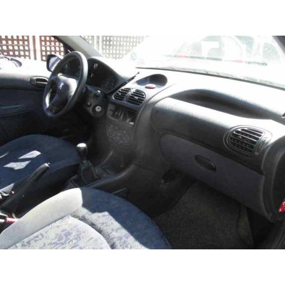 peugeot 206 berlina del año 2001