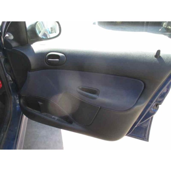 peugeot 206 berlina del año 2001