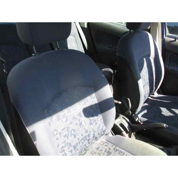 peugeot 206 berlina del año 2001