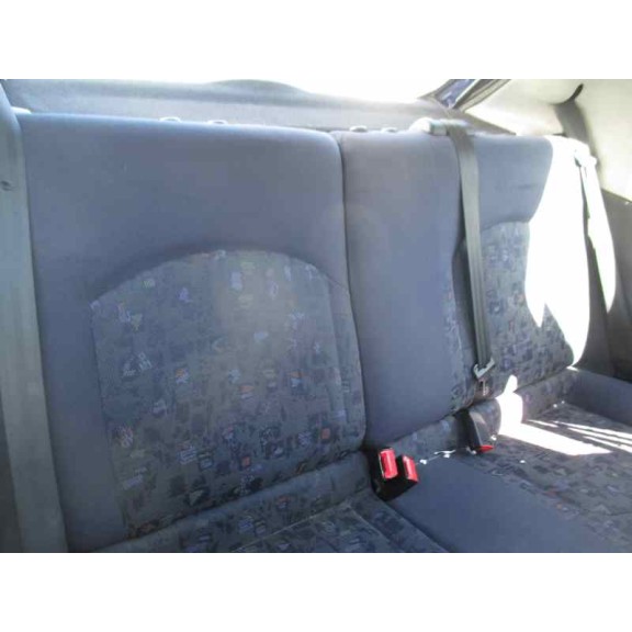 peugeot 206 berlina del año 2001