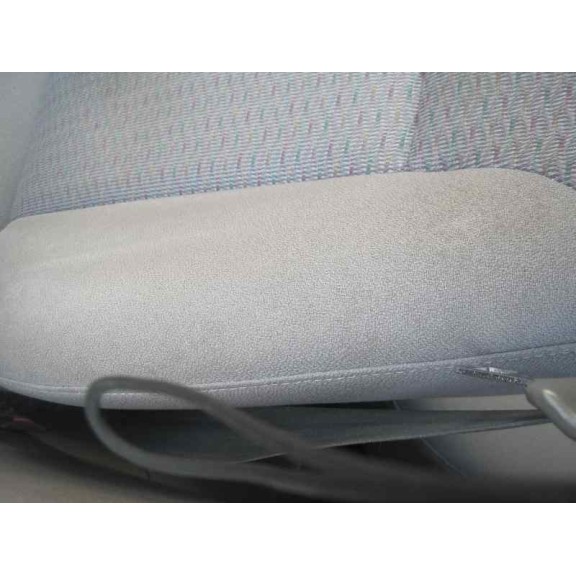 kia rio del año 2000