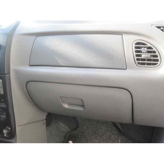 kia rio del año 2000