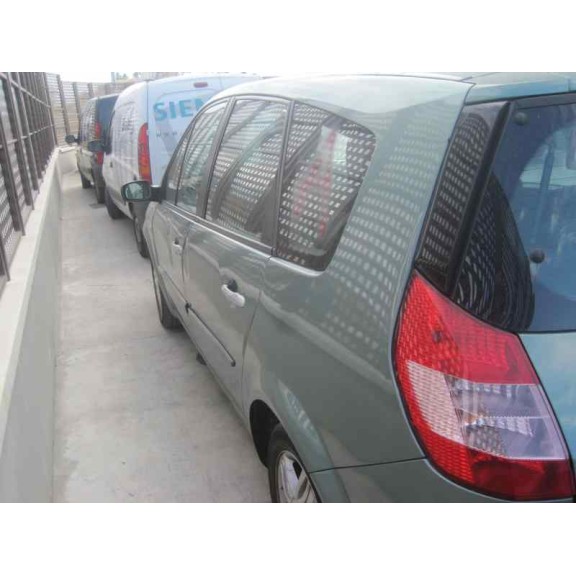 renault grand scenic del año 2004