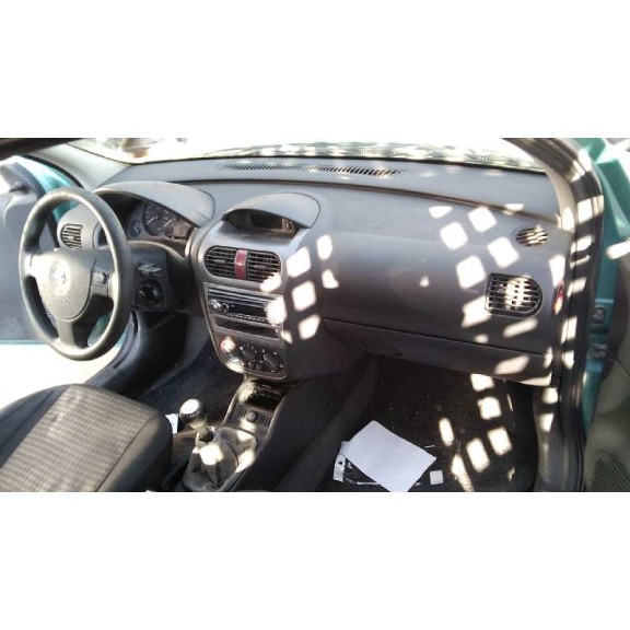 opel corsa c del año 2003
