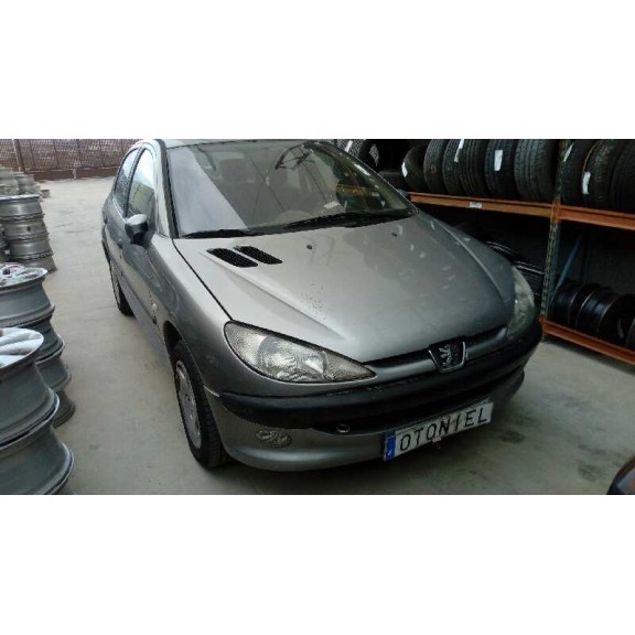 peugeot 206 berlina del año 2002