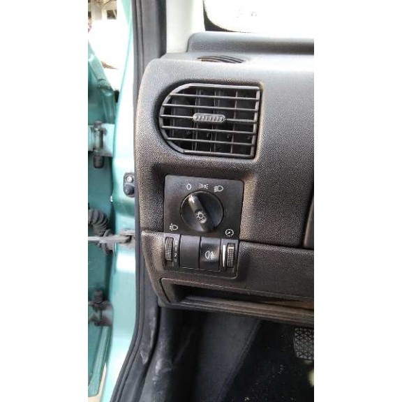 opel corsa c del año 2003