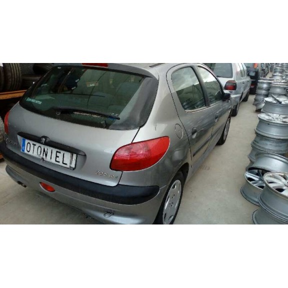 peugeot 206 berlina del año 2002