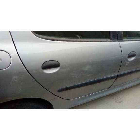 peugeot 206 berlina del año 2002