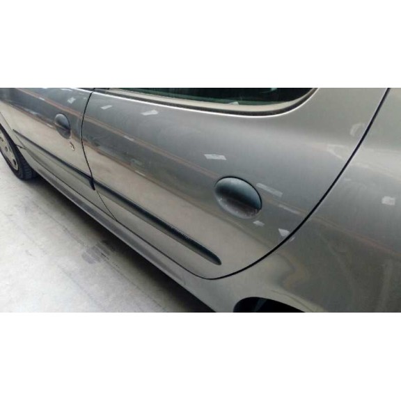 peugeot 206 berlina del año 2002