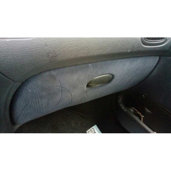 peugeot 206 berlina del año 2002