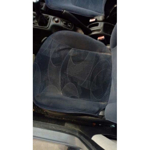 peugeot 206 berlina del año 2002