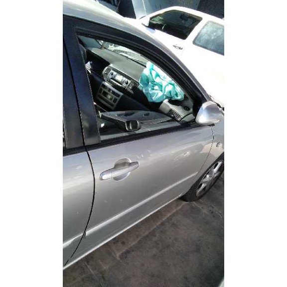 toyota corolla (e12) del año 2004