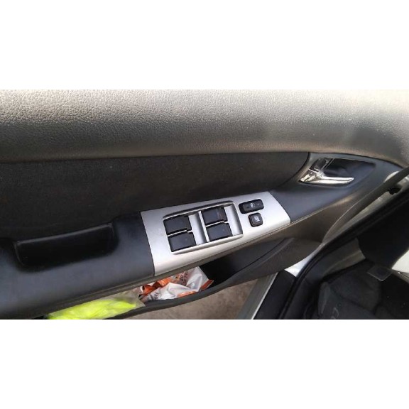 toyota corolla (e12) del año 2004