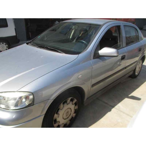 opel astra g berlina del año 2002