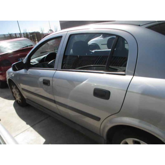 opel astra g berlina del año 2002