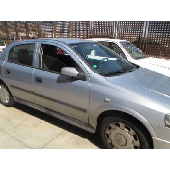 opel astra g berlina del año 2002