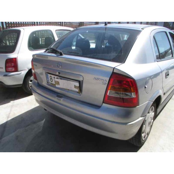 opel astra g berlina del año 2002