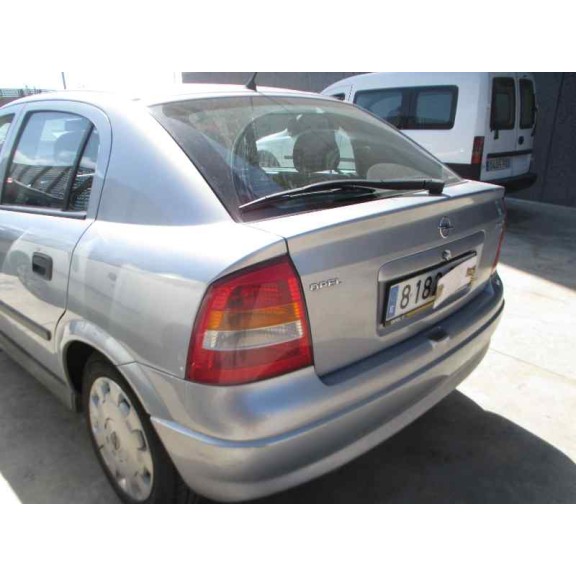 opel astra g berlina del año 2002