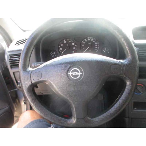 opel astra g berlina del año 2002