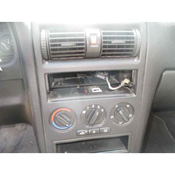 opel astra g berlina del año 2002