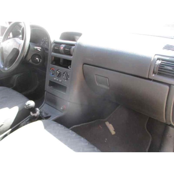 opel astra g berlina del año 2002