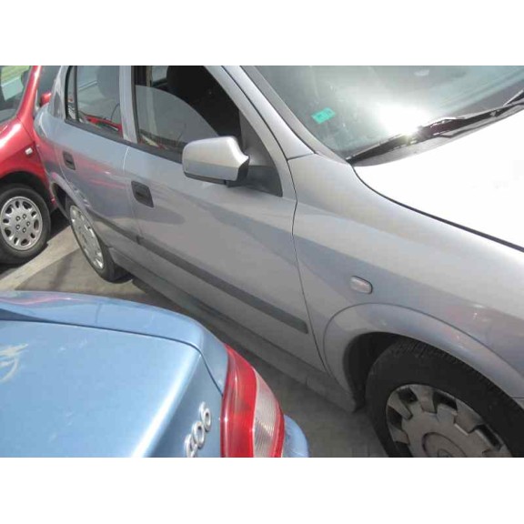 opel astra g berlina del año 2002