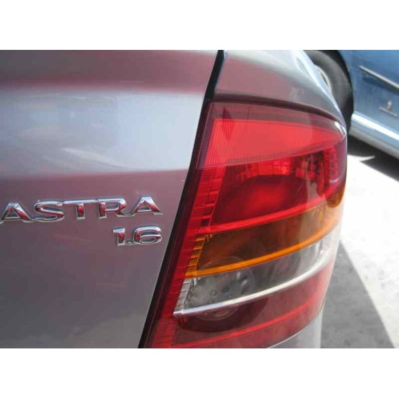 opel astra g berlina del año 2002