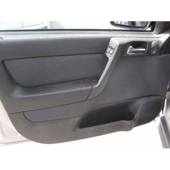 opel astra g berlina del año 2002