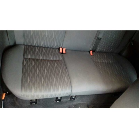 ford focus berlina (cak) del año 2004