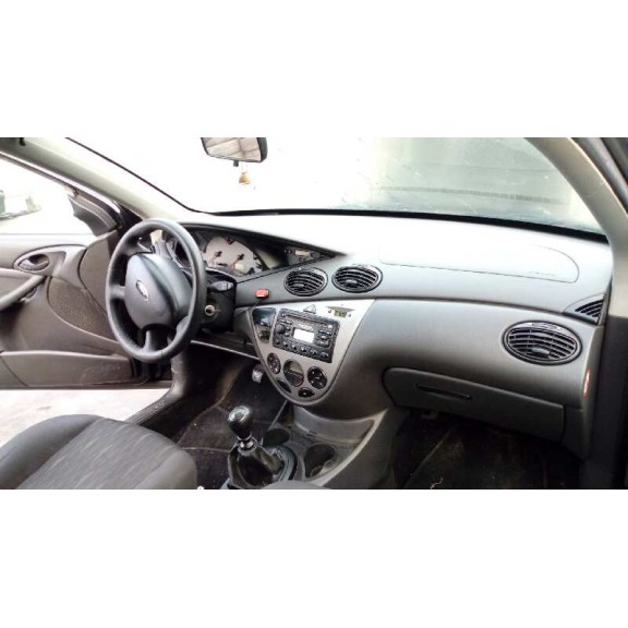 ford focus berlina (cak) del año 2004