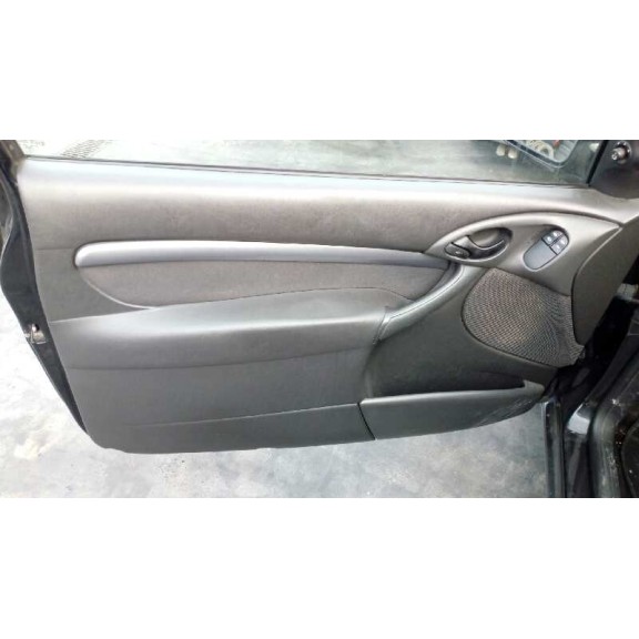 ford focus berlina (cak) del año 2004