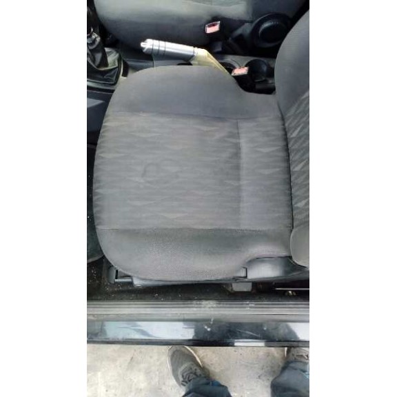 ford focus berlina (cak) del año 2004