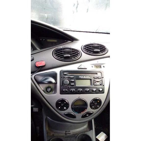 ford focus berlina (cak) del año 2004