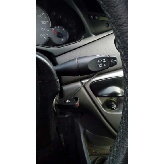 ford focus berlina (cak) del año 2004