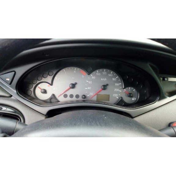 ford focus berlina (cak) del año 2004