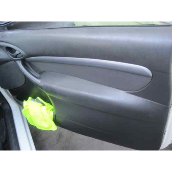 ford focus berlina (cak) del año 2004