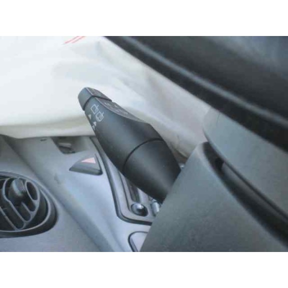 ford focus berlina (cak) del año 2004