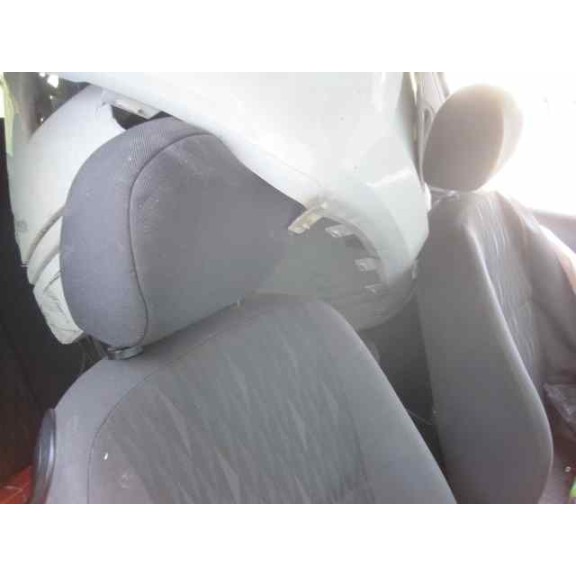 ford focus berlina (cak) del año 2004