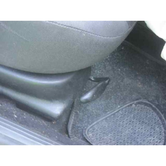 ford focus berlina (cak) del año 2004